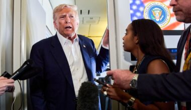 Trump announces new tariffs as stock market dips