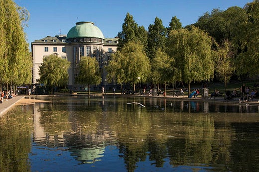 Handelshögskolan i Stockholm startar ett nytt center för migration och integration. Centret finansieras av EU:s asyl-, migrations- och integrationsfonden (AMIF).