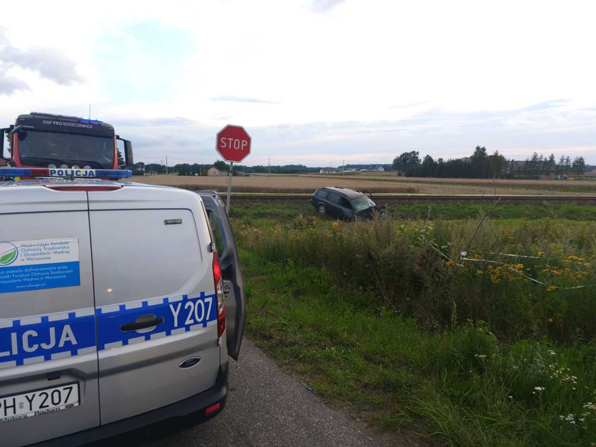 Wypadek na przejeździe kolejowym w Ogorzelicach - Aktualności