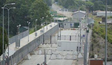 Estonia Builds Fortifications on Bridge Connecting Narva With Russian Ivangorod