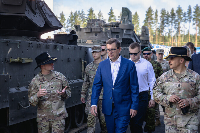 Gallery: Prime minister visits US troops stationed in south Estonia | News