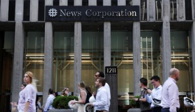 News Corp beats Wall Street revenue estimates