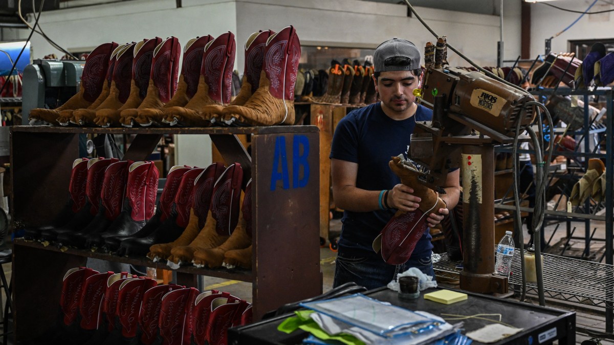 US jobs growth slows sharply as firms navigate trade war