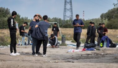 Desperate conditions in Dunkirk camp drive migrants to boats