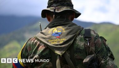 Cuáles son y cuánto poder tienen los dos grupos de las disidencias de las FARC señalados como responsables de los atentados que dejaron 19 muertos en Colombia