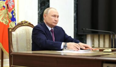 La Russie dit ne plus adhérer à un traité de désarmement nucléaire qu’avaient renié déjà les Américains