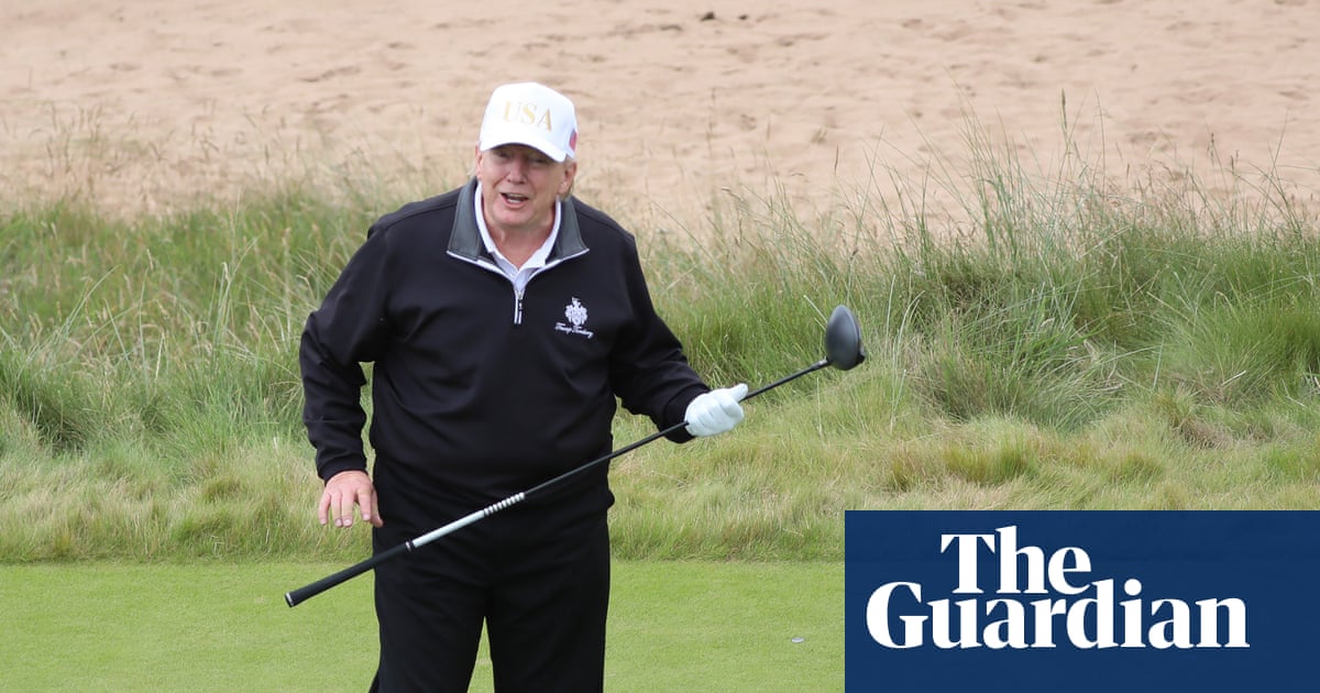 ‘Dodgy looking’ clip of Trump playing golf in Scotland sparks cheating debate | Donald Trump