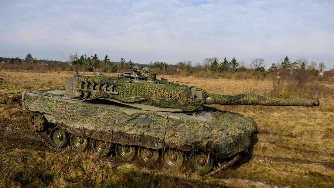 Ein Leopard 2A4 des österreichischen Bundesheeres bei einer Übung nahe Linz. (Archivfoto)
