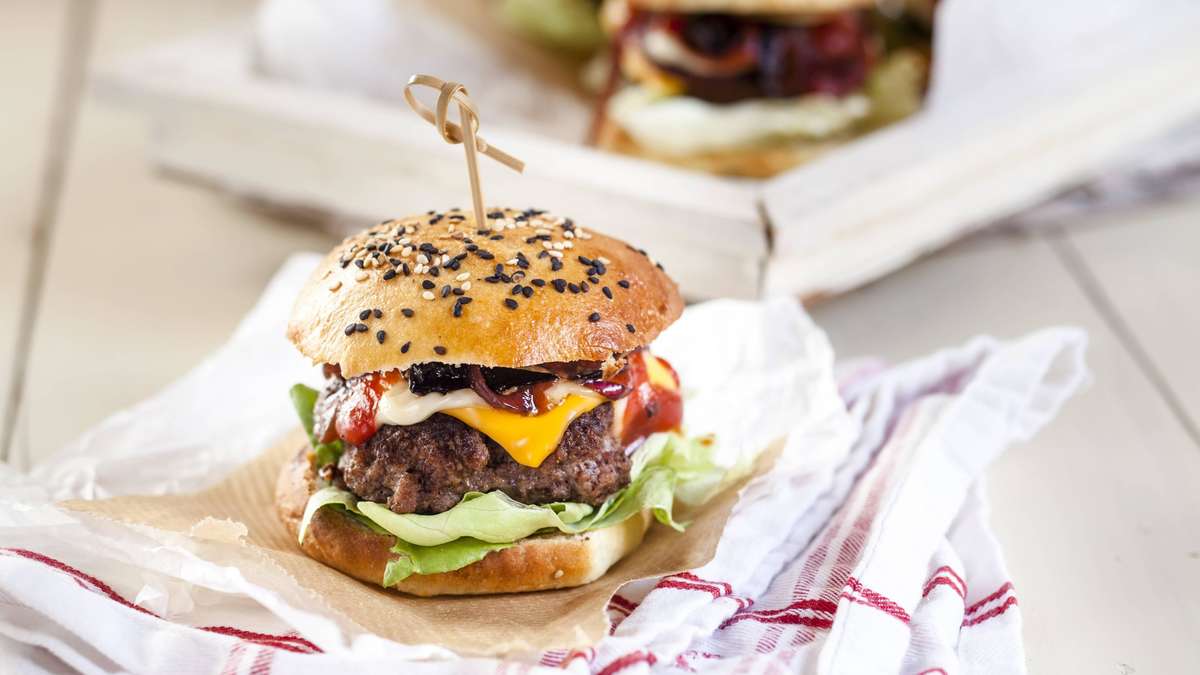 Millionen-Pleite von bekannter Burger-Kette – Filialen in Deutschland schon geschlossen