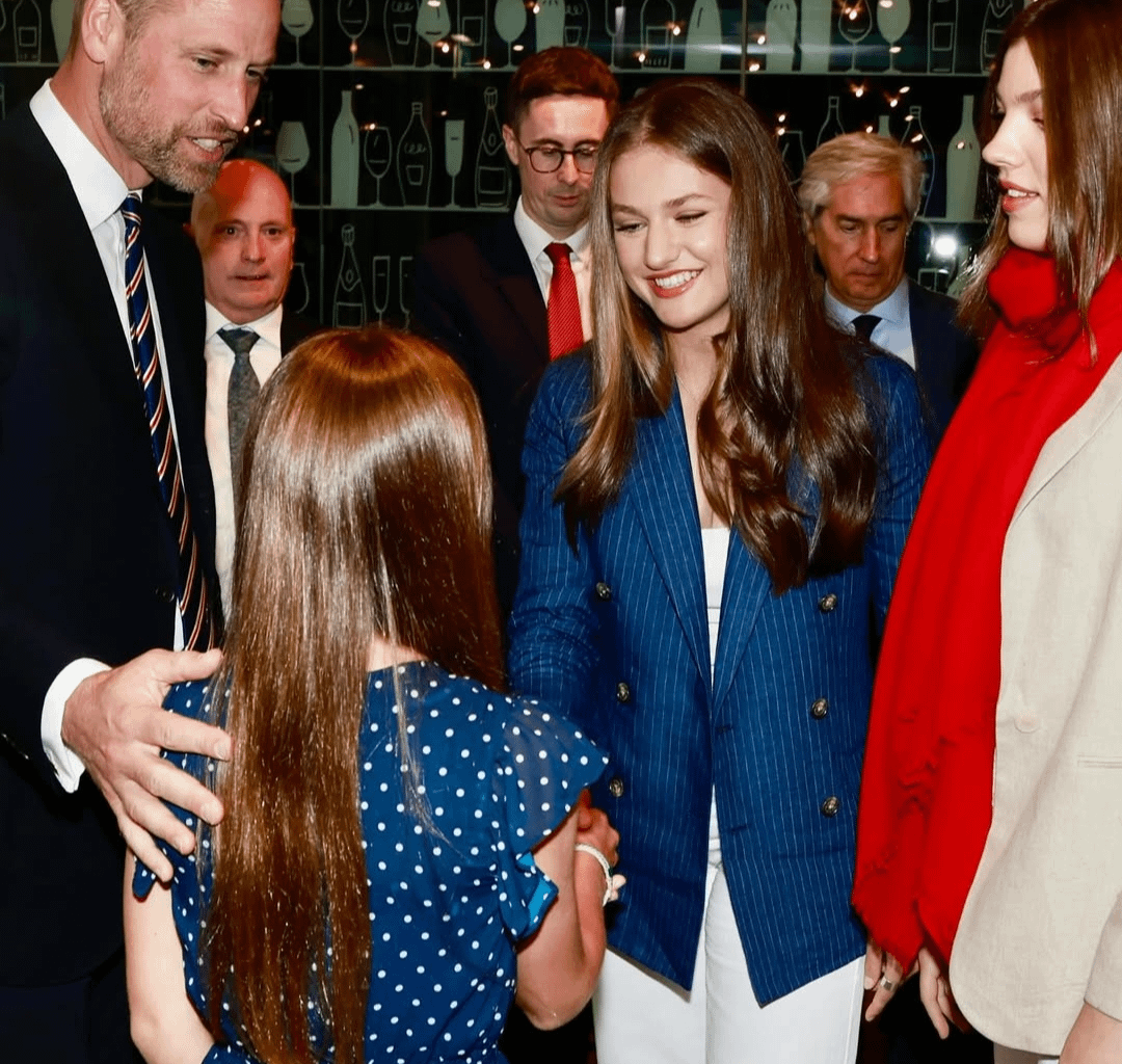 My 2 favourite Princesses meeting for the first time!