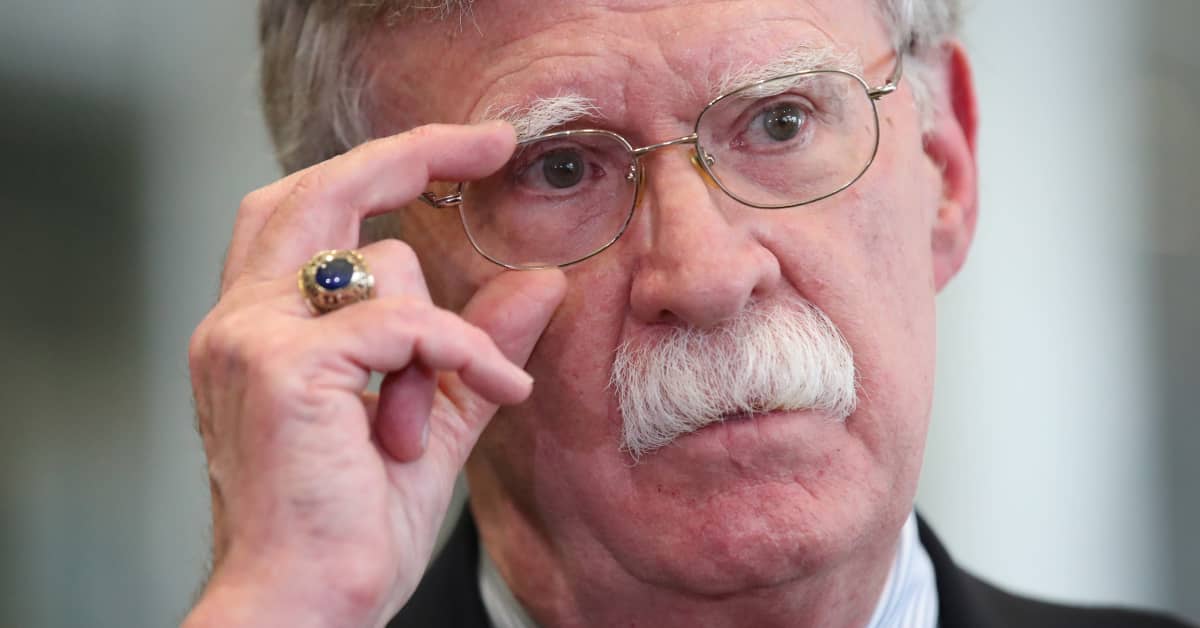 FBI teki ratsian Trumpin epäsuosioon joutuneen John Boltonin asuntoon | Uutisia lyhyesti