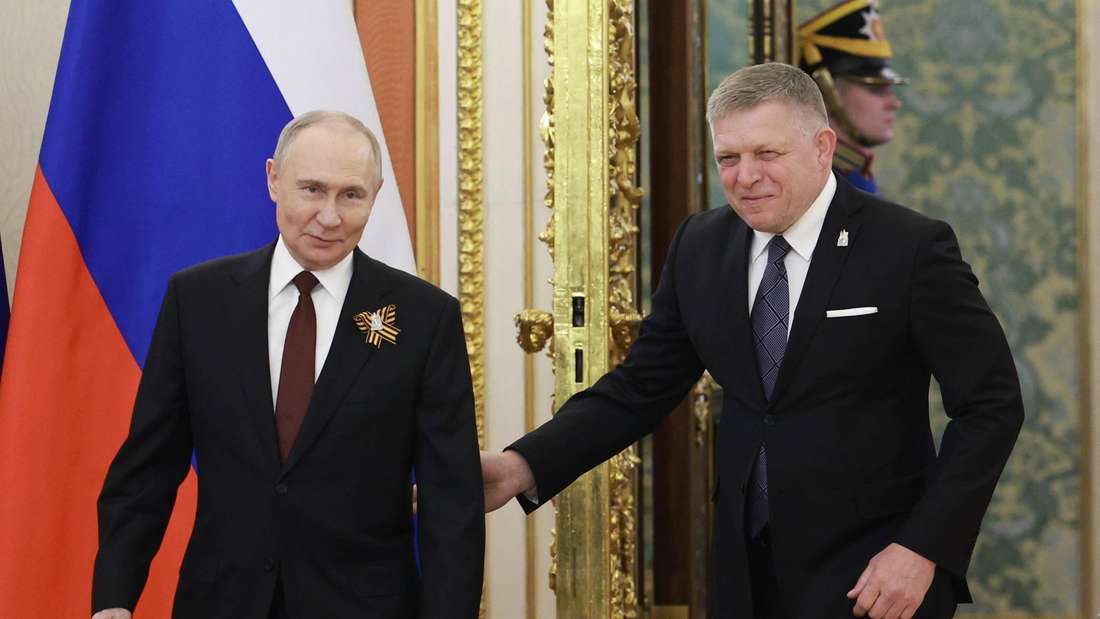 Der slowakische Regierungschef Robert Fico (re.) war im Mai 2025 bei Wladimir Putin im Kreml.