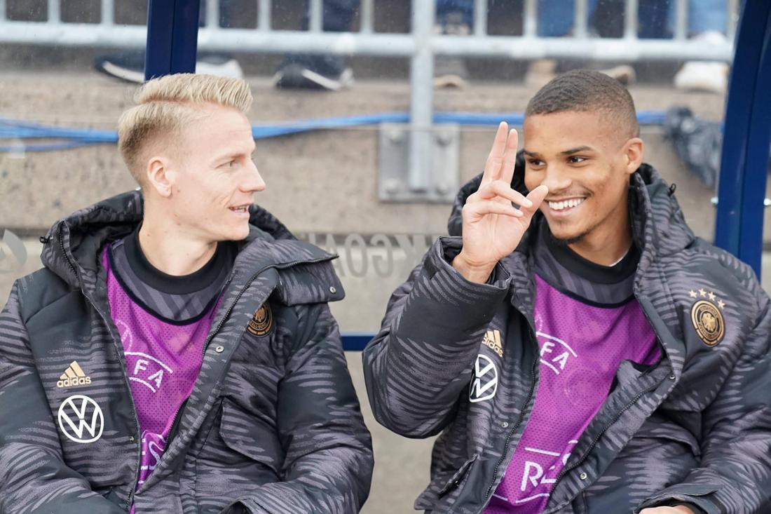 Chris Führich (Deutschland Germany) und Malick Thiaw (Deutschland Germany)