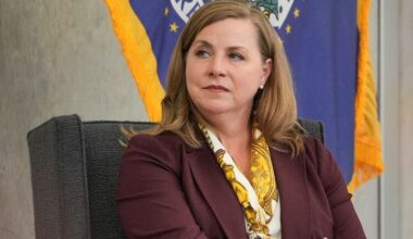 Fed's Bowman suggests allowing central bank staff to own small amounts of crypto products