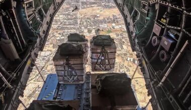 En direct, Gaza : l’opération française de largage d’aide humanitaire a commencé - Le Monde.fr