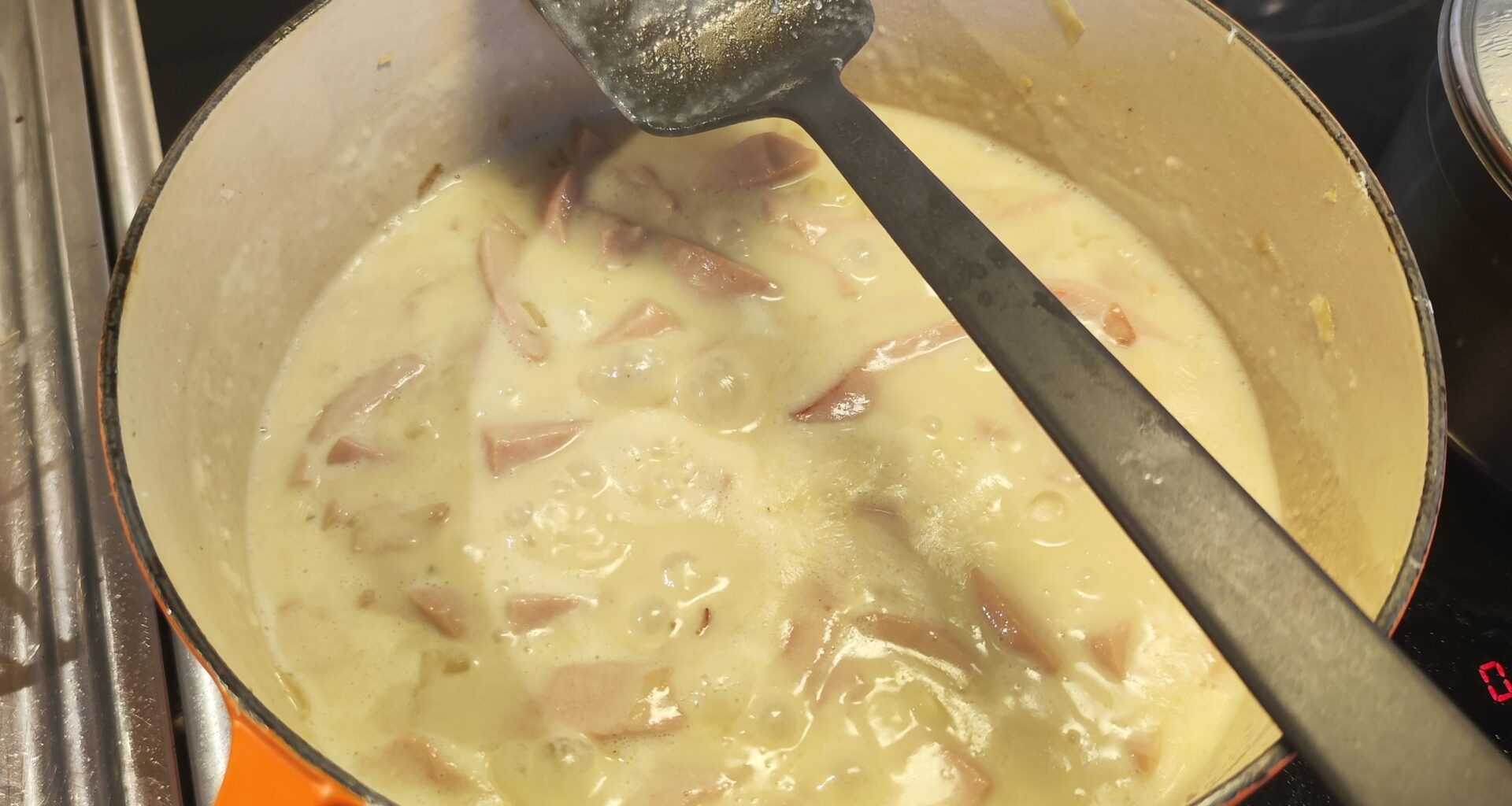 När tomatpureen är slut blir det tyvärr cumstroganoff med ris :(