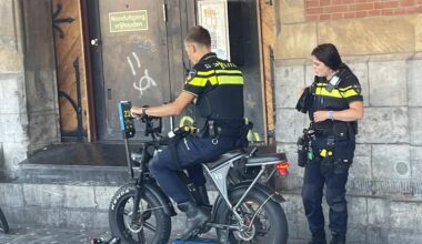 Amsterdam police checking if an e-bike has had its speed limiter removed - London could do with one of these.