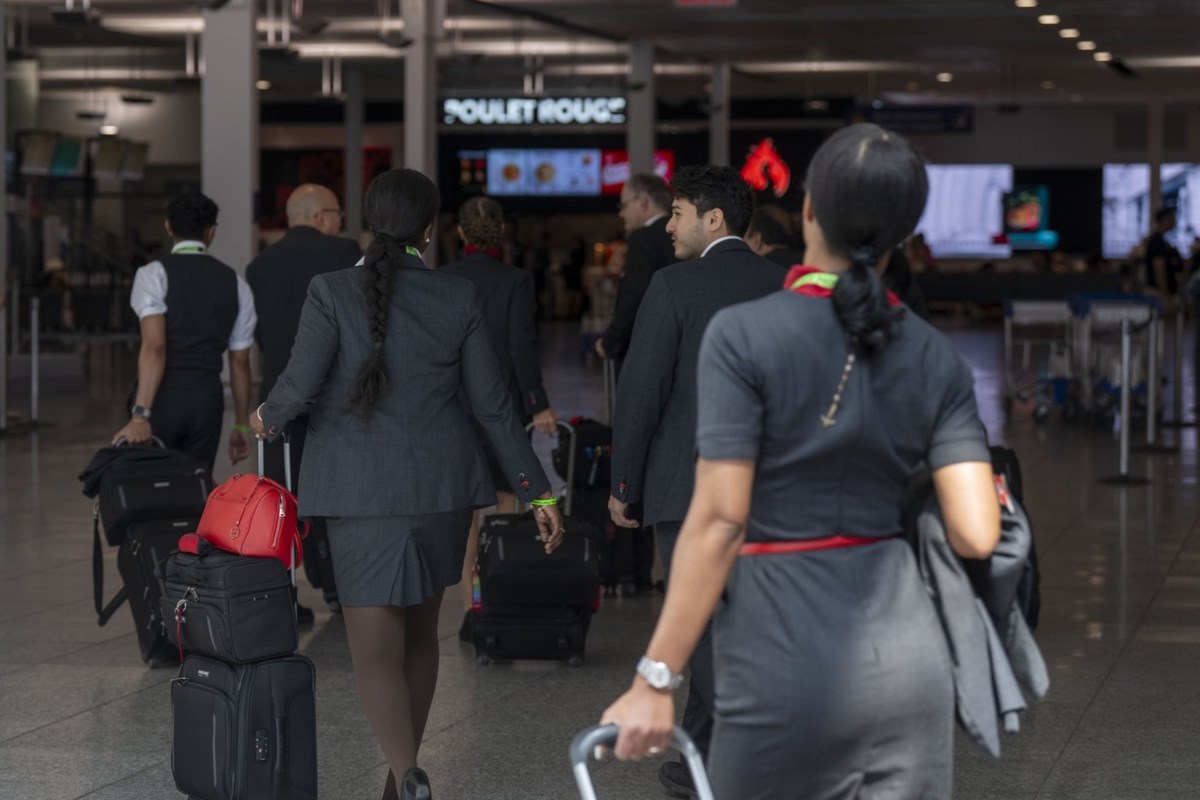 Ottawa imposes binding arbitration, forcing Air Canada flight attendants back to work