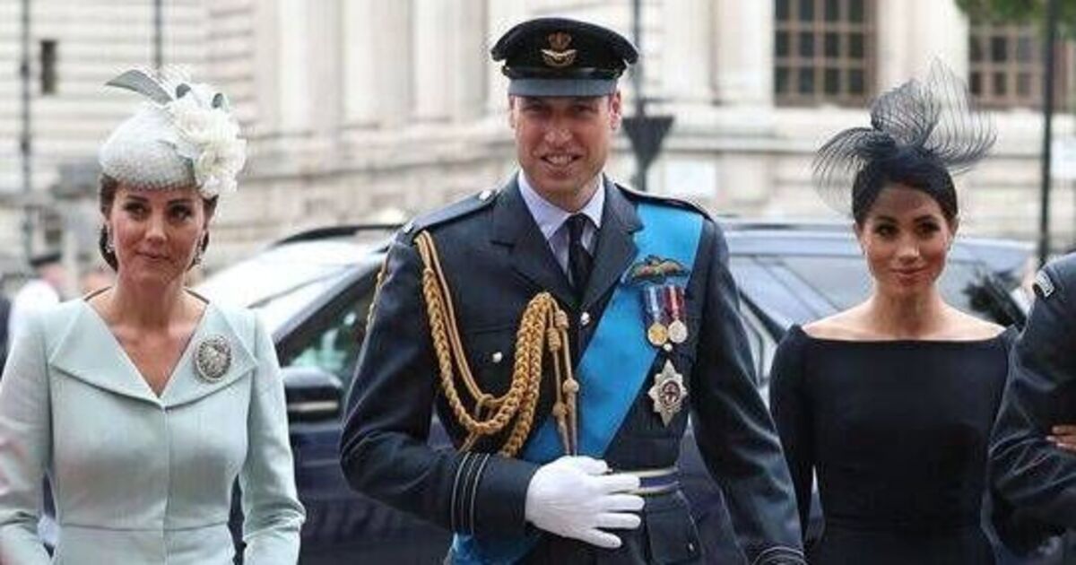 Meghan and Kate's 'tense' moment as Prince William steps in as 'human shield' - Royals - News