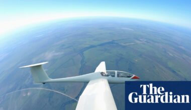 Gliders battle thunderstorms and wildfire smoke at women’s world championship | Sport