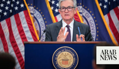 Trump admits that firing the central bank chief would destabilize the market