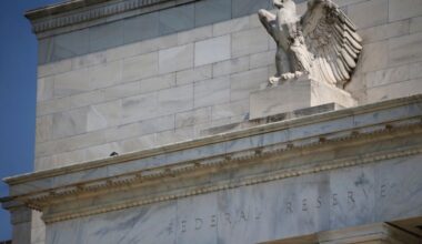 Big central bank rate cuts slow, tariffs and politics in focus