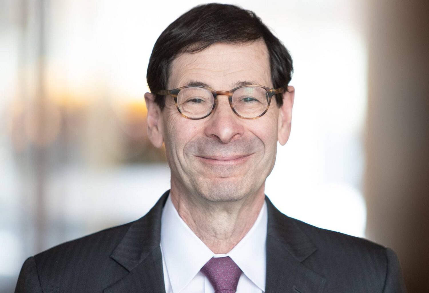 Former IMF economist advises Japan to strengthen non-U.S. ties