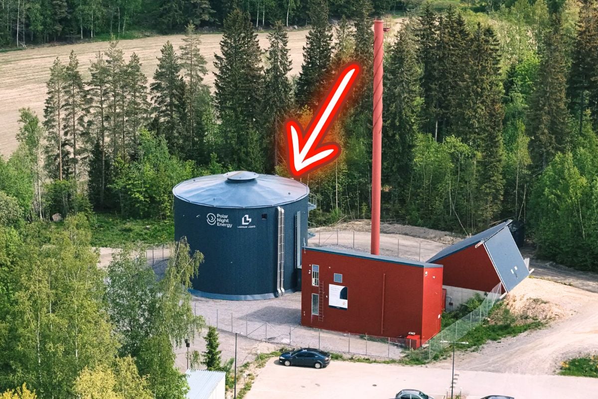 Finland is proud of this 2,000-ton monster, which, with a capacity of 100 MW, sets the record for the world’s largest sand battery.