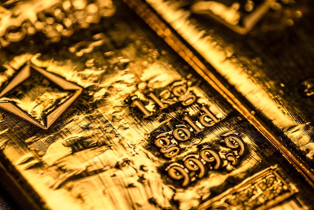Gold Steadies as Markets Weigh Geopolitics, Tariffs, Rates Path