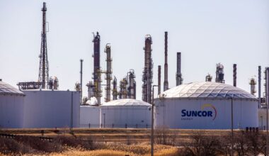 Suncor Energy tops quarterly profit estimates on higher production