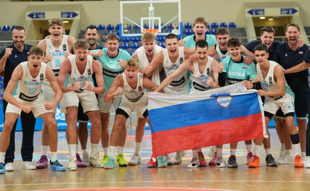 Sijajni mladi Slovenci v boju za evropski naslov, po zmagi nad Latvijo že v polfinalu