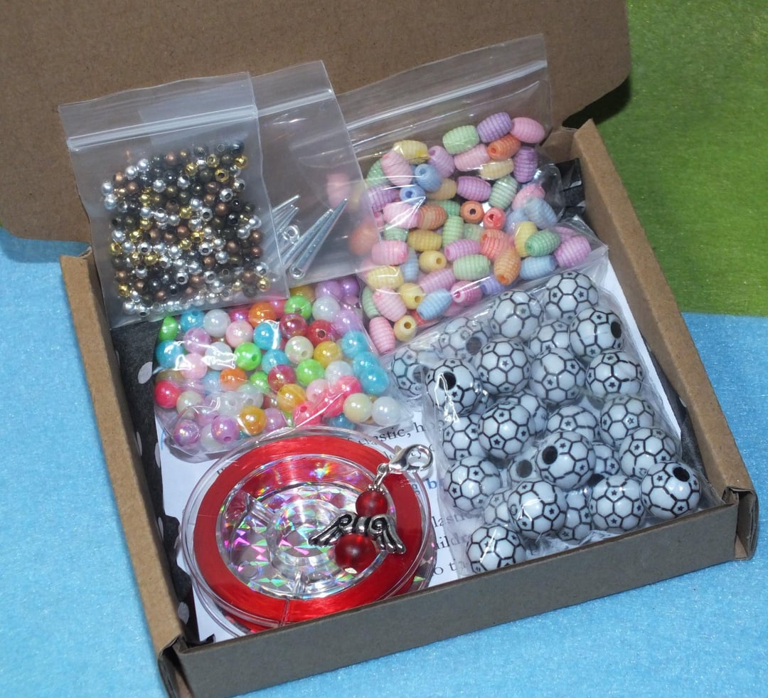 Bit of a last shout-out for the free Mental Health Beading Boxes! Over 420 have gone out so far, but there's a whole bunch left to go that I'd like to get to you, so please do shout if you'd like one! A very chill thing to sit and zone out with, or just ping beads at neighbours who annoy you.