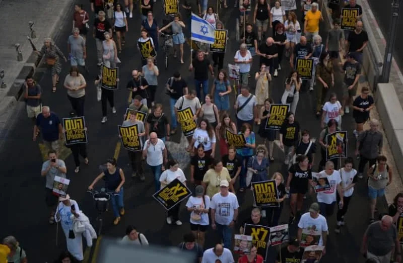 Hundreds of demonstrators gathered in Tel Aviv to protest Israel’s plan to expand the war and fully take over Gaza on August 6, 2025. (credit: AVSHALOM SASSONI)