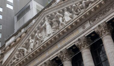 Dow, S&P 500, Nasdaq retreat as Wall Street eyes Walmart earnings, Jackson Hole kickoff