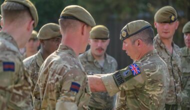 Ein Kontingent der NATO-Reservetruppen landet im Kosovo, KFOR: Die Schottische Garde wird vorübergehend zum Training bleiben