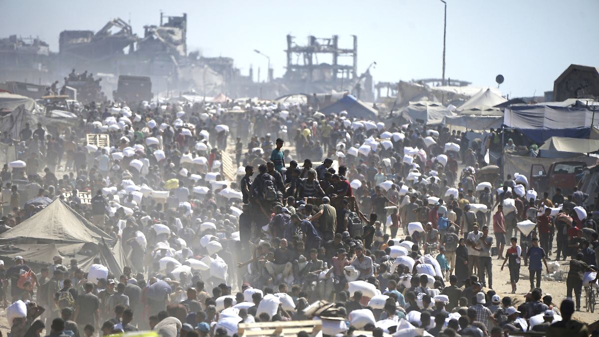 Sorge, dass Hamas Hilfe stiehlt: Bundesregierung: Israel muss Versorgung im Gazastreifen sicherstellen