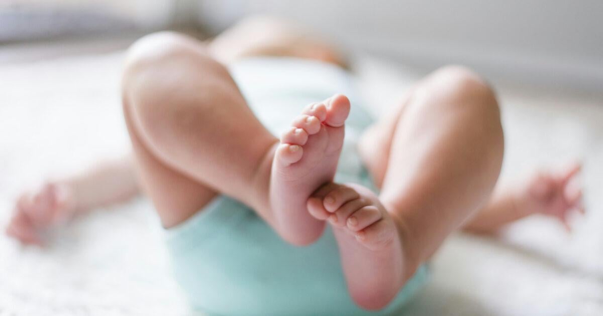 Doppio cognome, dal 2022 i numeri in crescita: a Milano il 18,6% delle bambine e dei bambini nati nel 2024 ha il doppio cognome e il 13,6% ha solo quello della madri