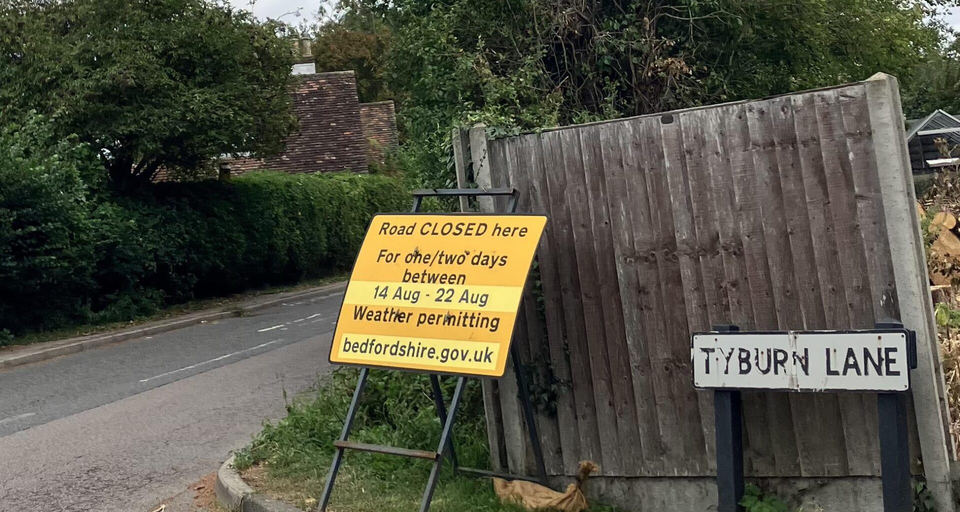 Anyone beat this for a more vague road sign?