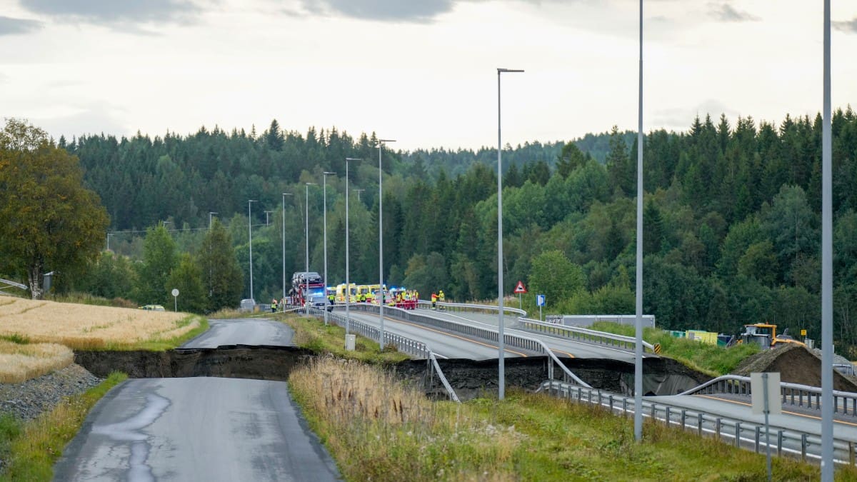 Norway sinkhole swallows motorway, railway; one presumed dead