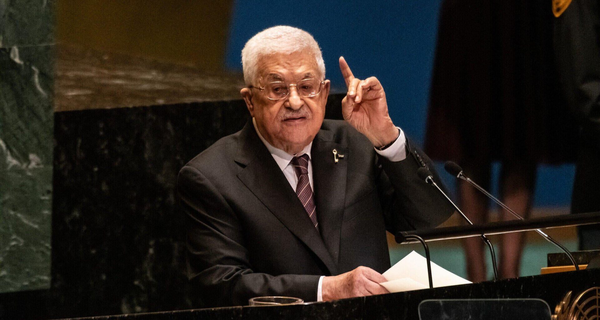 US says it will ban PA’s Abbas, 80 other officials from attending UN General Assembly
