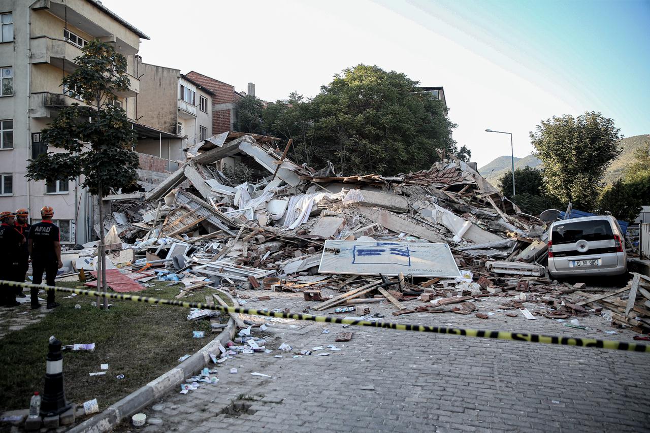 6.1-magnitude quake shakes Türkiye