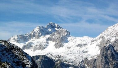 August 26, 1778: Four men, Luka Korošec, Matevž Kos, Štefan Rožič and Lovrenc Willomitzer, made the brave and bold decision to become the first group to successfully climb Mount Triglav.