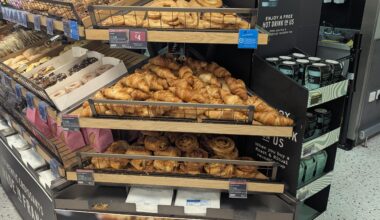 Does it bother anyone else that Kings hospital has an uncovered bakery section? Of all places