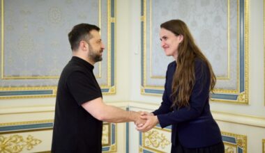 Ukrainian president, Romanian FM discuss security in Black Sea region