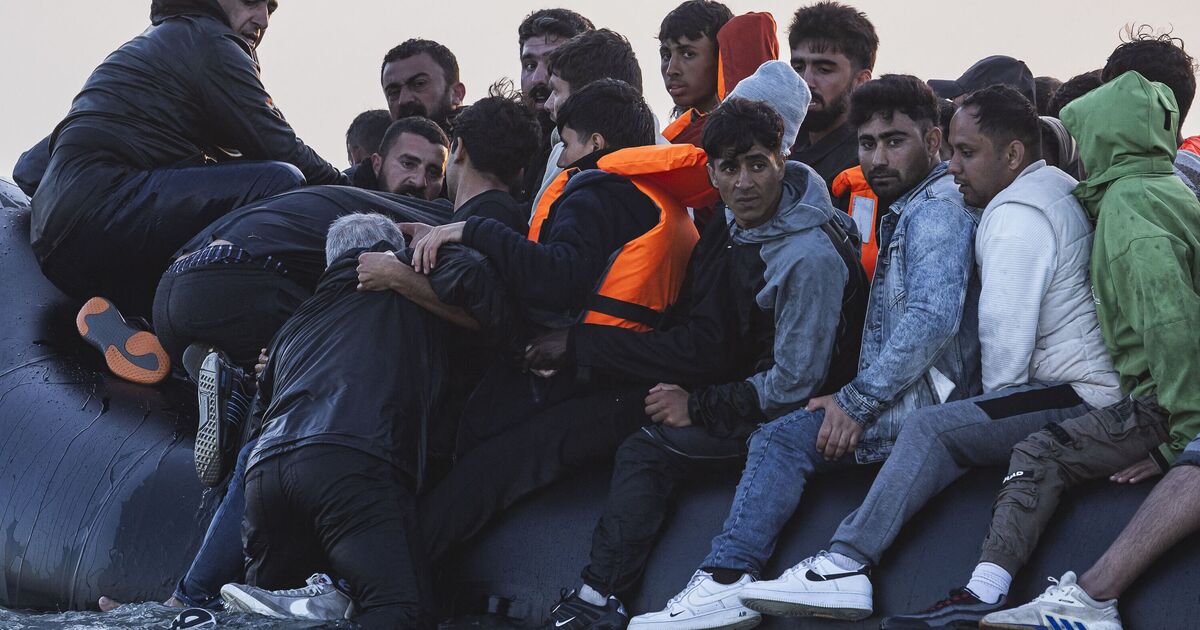 Migrants caught working illegally must have asylum claims rejected | Politics | News