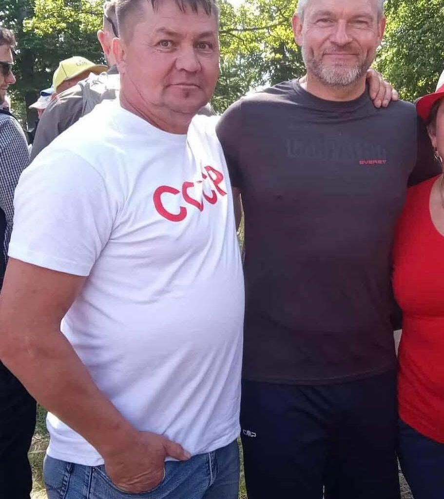 Pampreziden s fanúšikom v tričku s nápisom CCCP pár dní po výročí okupácie sovietmi