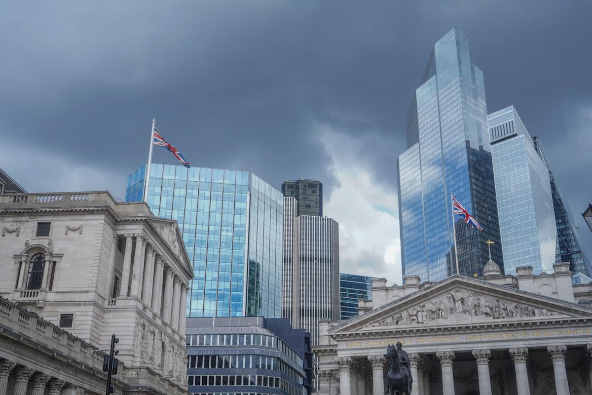 London outperforms European peers as traders monitor earnings and Trump tariffs