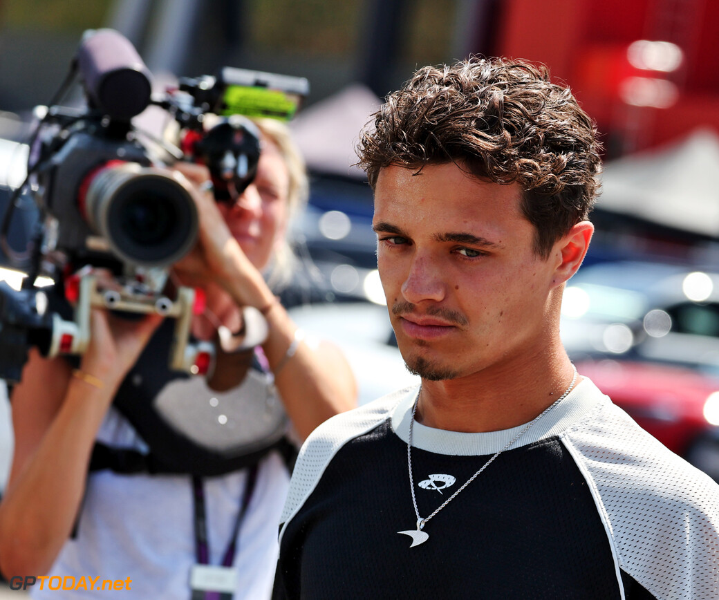 Lando Norris gespot in Nederland: opnames in hartje Amsterdam