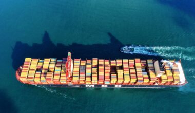 Dazi, le ultime notizie in diretta | Trump alza i dazi al Canada dal 25 al 35%. Confermate le tariffe al 15% concordate con l’Ue, entreranno in vigore il 7 agosto