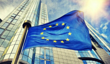 EU will continue economic pressure on Russia